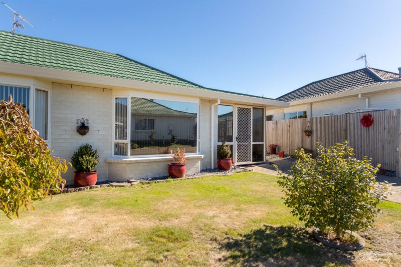 2/17 John Street, Trentham, Upper Hutt - Carousel 1