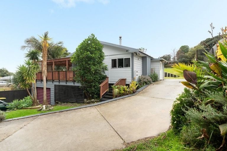 12 Heale Street, Matata, Whakatane - Carousel 1