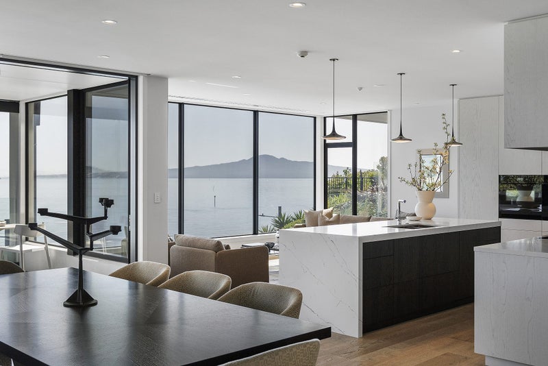 2/20 Selwyn Avenue, Mission Bay, Auckland - Carousel 1