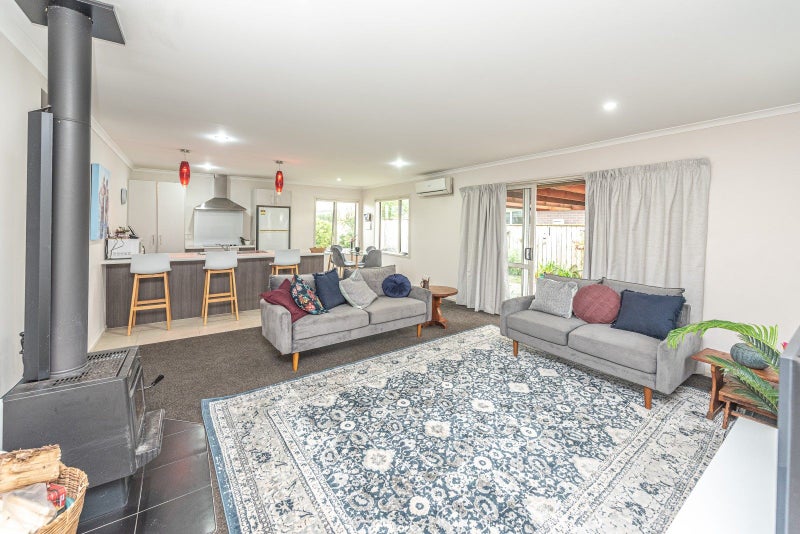 21 Buckingham Place, Springvale, Whanganui - Carousel 2