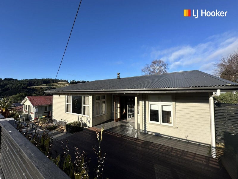 7 Springdon Avenue, Sawyers Bay, Dunedin - Carousel 1