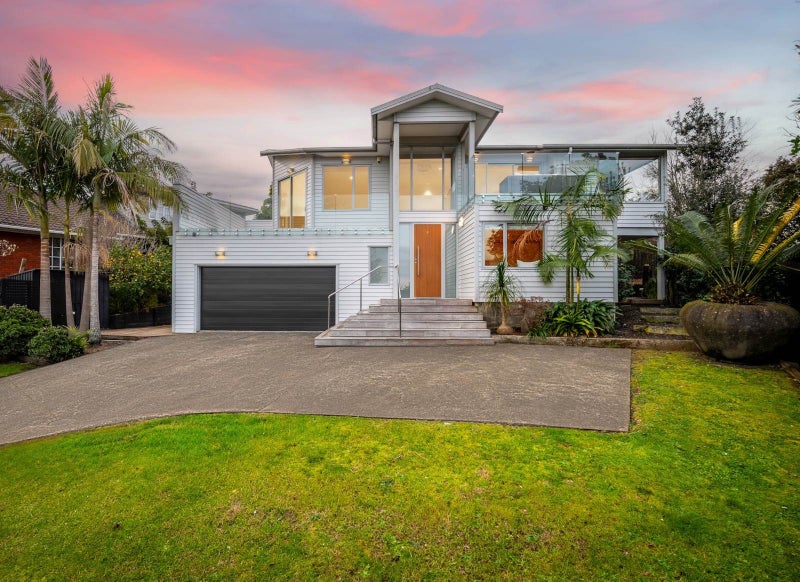 27 Lagoon Way, West Harbour, Auckland - Carousel 1