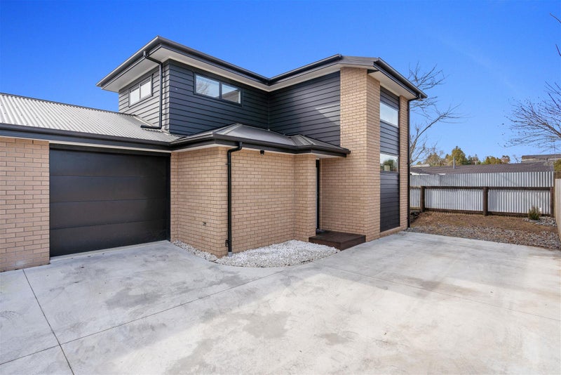 3/10 Greta Street, Glenview, Hamilton - Carousel 1