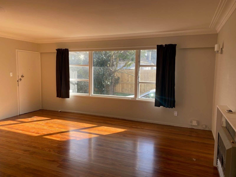 2/1 Churchill Avenue, Manurewa, Auckland - Carousel 2