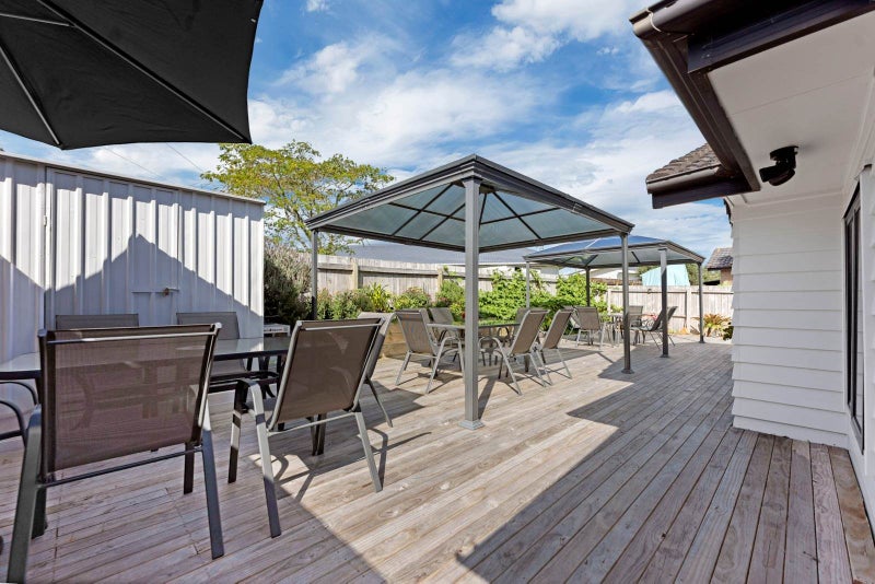 10 John Broad Place, Flat Bush , Auckland - Carousel 1