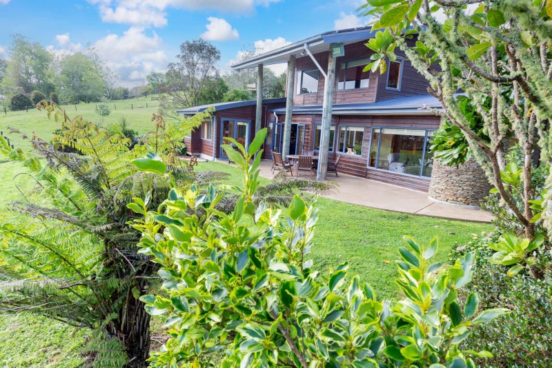 1627 Ponga Road, Papakura - Carousel 1