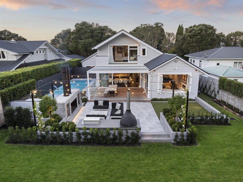 39 Maungakiekie Avenue, Greenlane, Auckland - Carousel 1