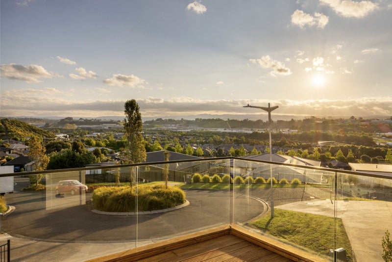 18 Gyle Place, Pyes Pa, Tauranga - Carousel 2