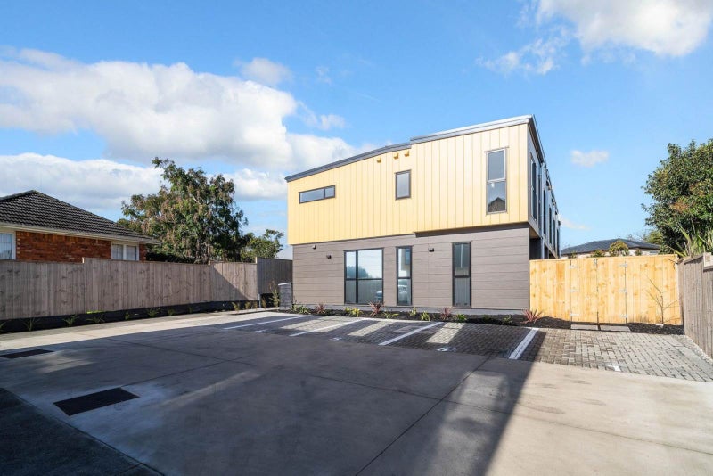 7/28 Vodanovich Road, Te Atatū South, Auckland - Carousel 51