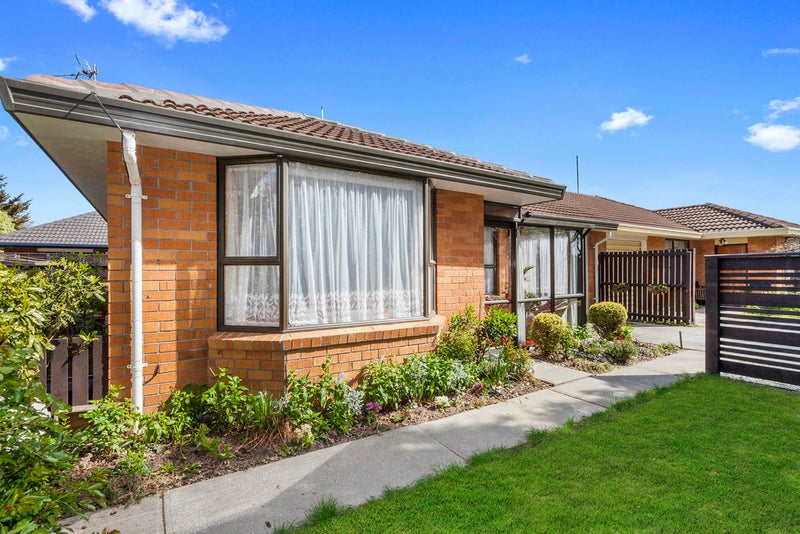 2/15 Topaz Place, Bishopdale, Christchurch - Carousel 1