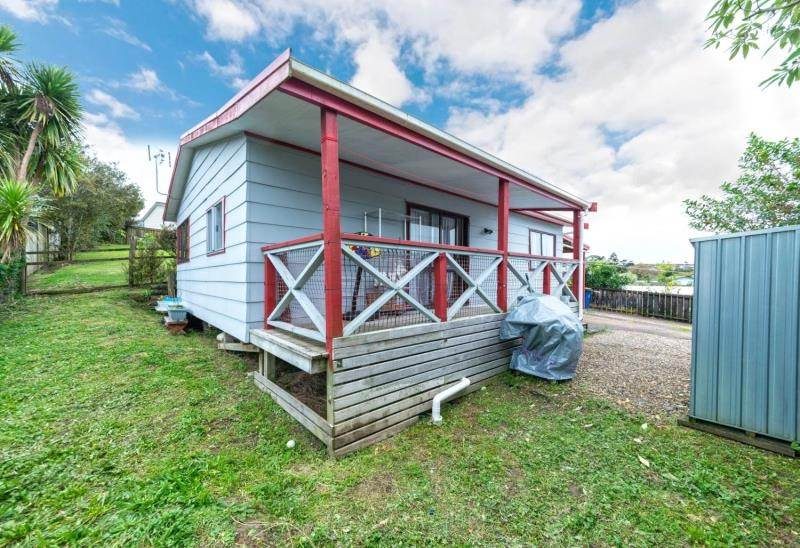 39 Helleur Road, Massey, Auckland - Carousel 2