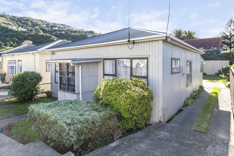 14 Rua Street, Lyall Bay, Wellington - Carousel 2