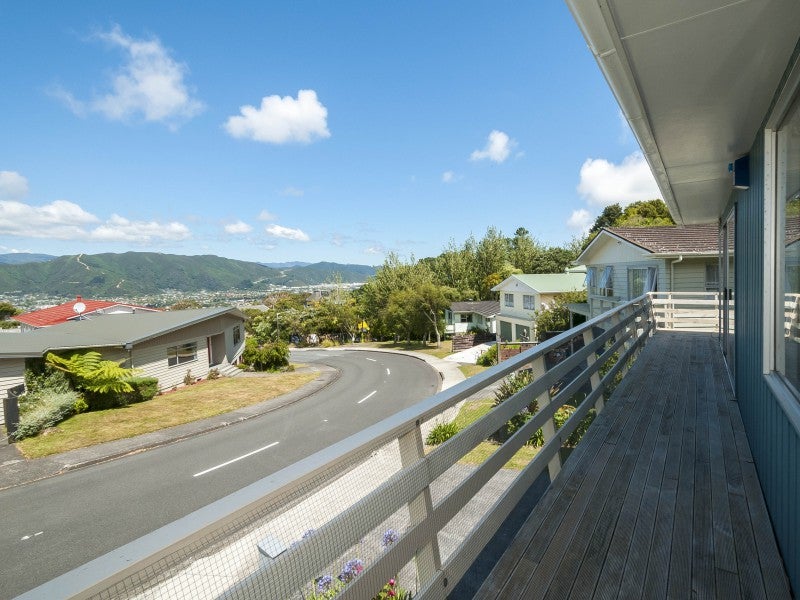 113 Tirohanga Road, Tirohanga, Lower Hutt - Carousel 16