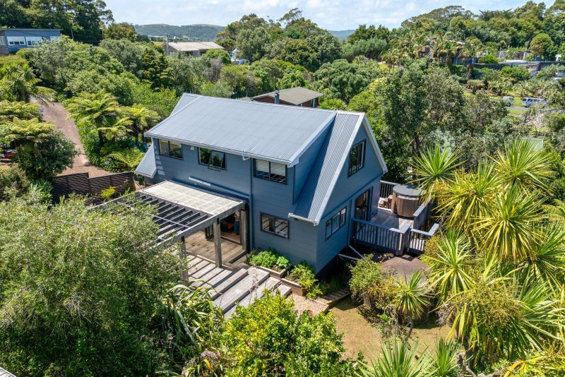 45 Kennedy Road, Surfdale, Waiheke Island - Carousel 1