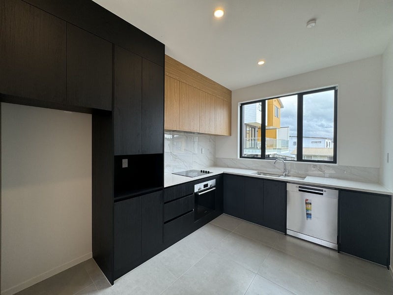 16/28 Lavelle Road, Henderson, Auckland - Carousel 2