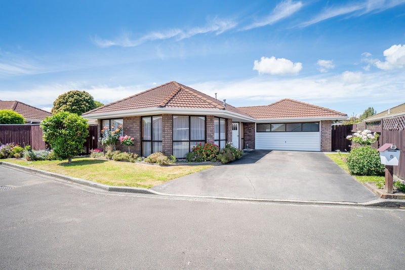 5 Seville Court, Terrace End, Palmerston North - Carousel 1