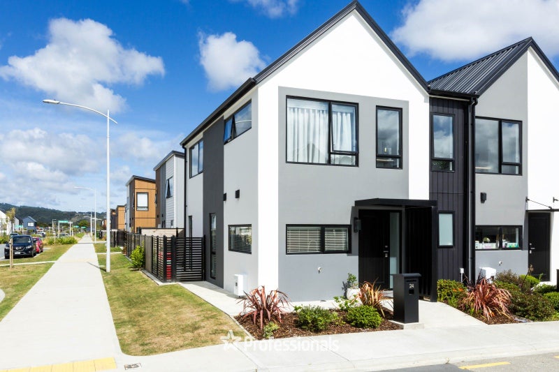 24 Reakes Crescent, Wallaceville, Upper Hutt - Carousel 1