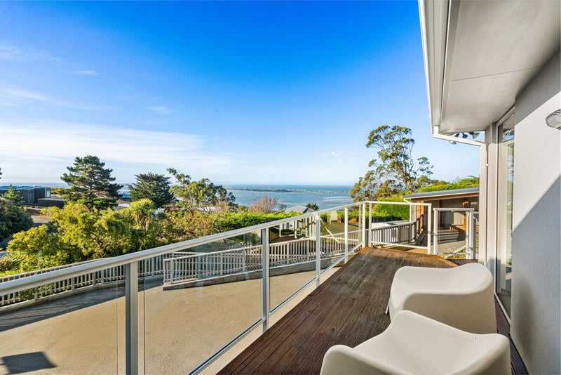 4 The Rise, Mount Pleasant, Christchurch - Carousel 1