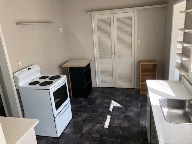 225 Grove Road, Mayfair, Hastings - Carousel 2