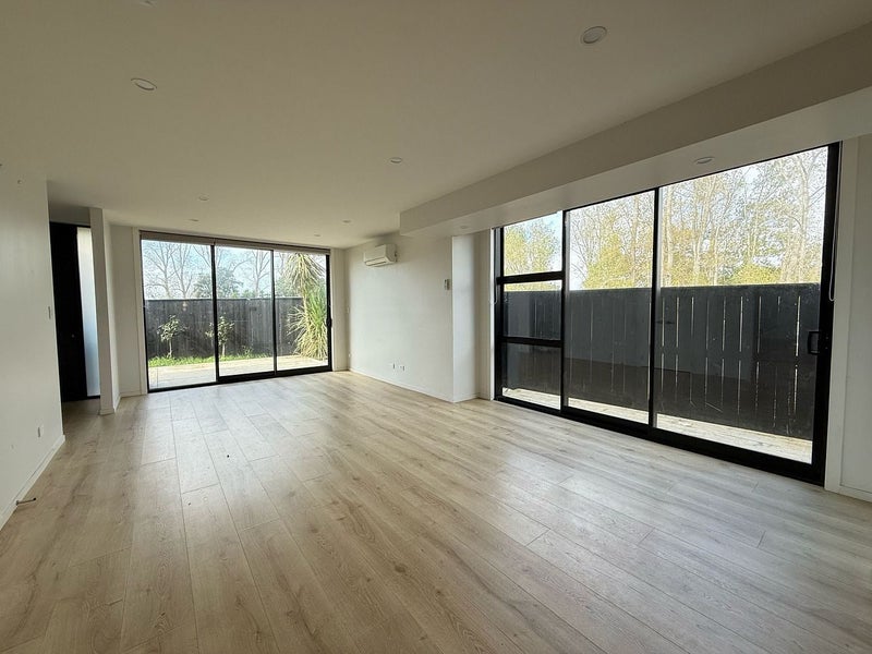 9E Concord Place, Glen Innes, Auckland - Carousel 2