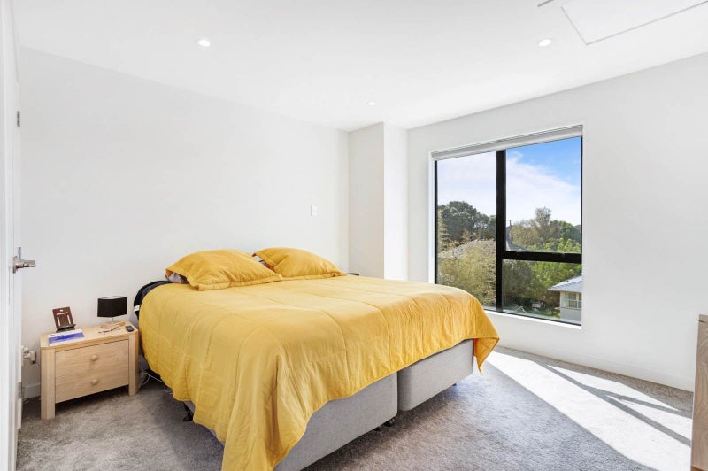 5C Beach Road, Te Atatu Peninsula, Auckland - Carousel 2