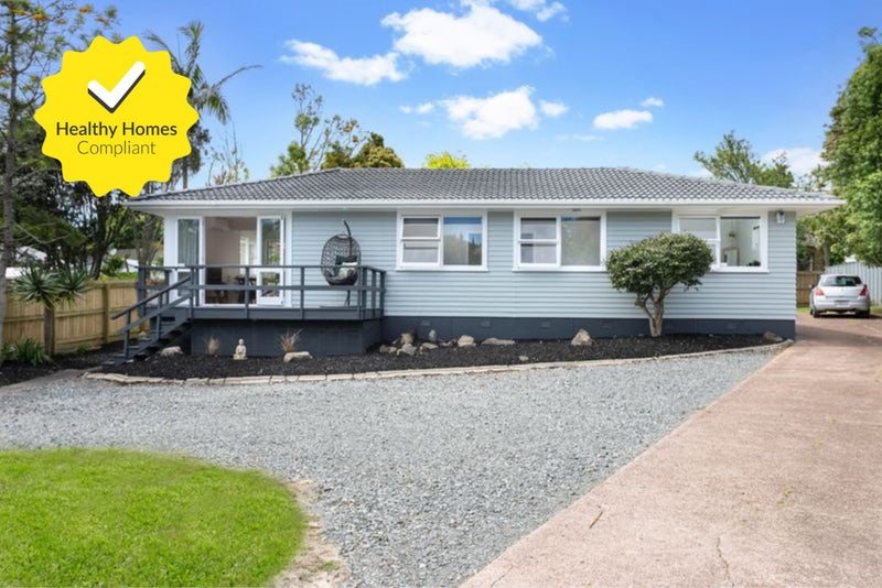 36 Castleford Street, Green Bay, Auckland - Carousel 1
