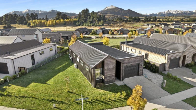 5 Mount Creighton Crescent, Wanaka - Carousel 1