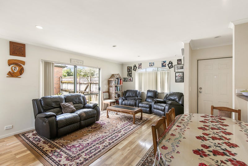 19 Ashmere Lane, Weymouth, Auckland - Carousel 1