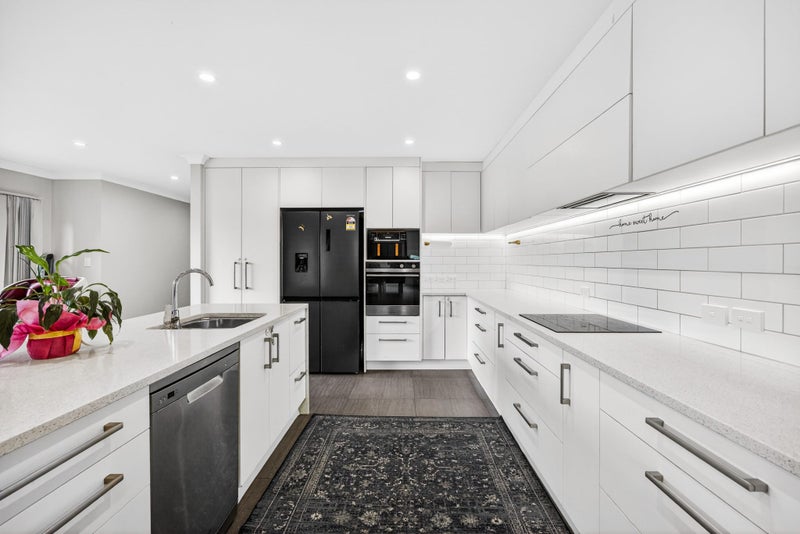 37 Riverglade Parkway, Te Atatu South, Auckland - Carousel 2