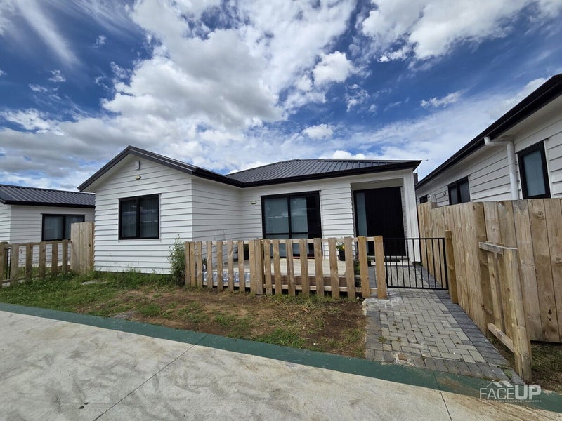 37B Clarkson Crescent, Otara, Auckland - Carousel 2