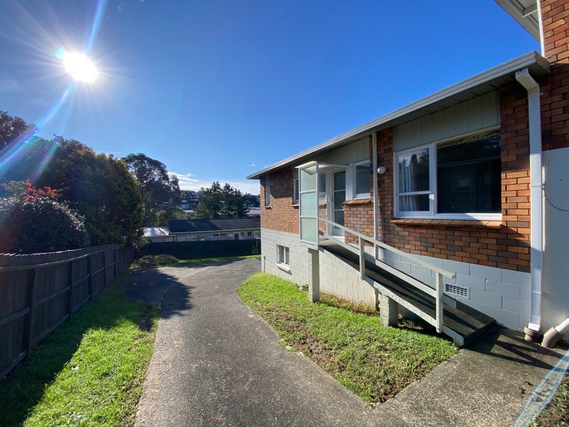 1/9 Ayton Drive, Totara Vale, Auckland - Carousel 10