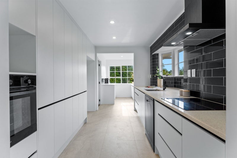 8 Odin Place, Beach Haven, Auckland - Carousel 2