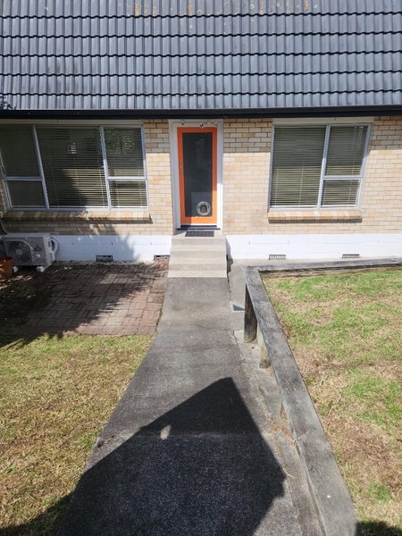 2/137 Rangatira Road, Beach Haven, Auckland - Carousel 1
