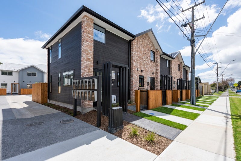 1/31 Waiwhetu Road, Waiwhetu, Lower Hutt - Carousel 1