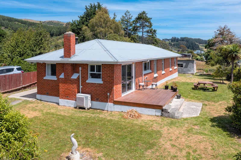 12 Frances Street, Broad Bay, Dunedin - Carousel 1