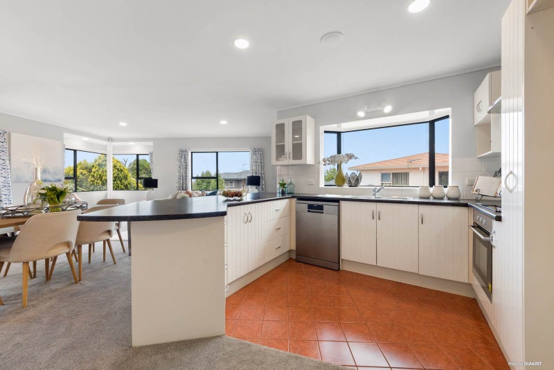 48 Whiting Grove, West Harbour, Auckland - Carousel 2