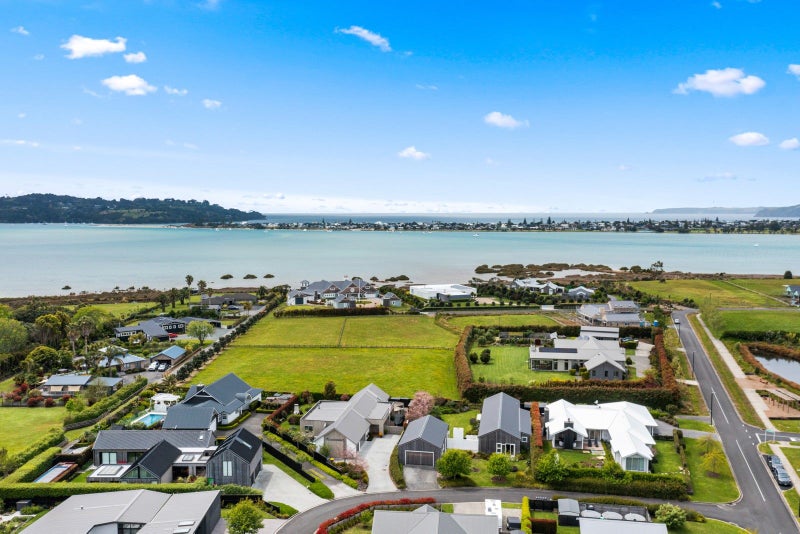 21 Wrybill Way, Point Wells - Carousel 32