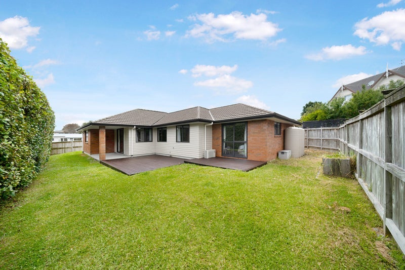 2 Renata Crescent, Te Atatu Peninsula, Auckland - Carousel 2