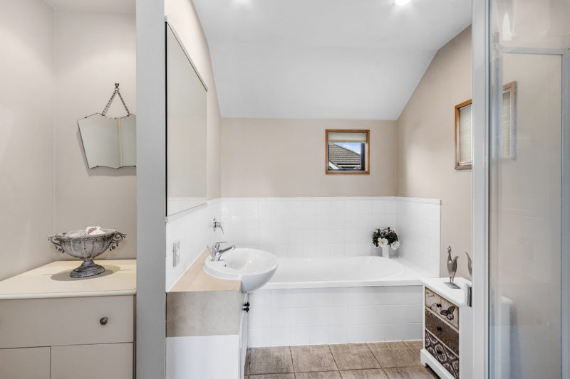 100 Straven Road, Fendalton, Christchurch - Carousel 22