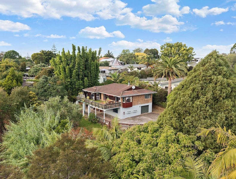 30A Beach Haven Road, Beach Haven, Auckland - Carousel 1