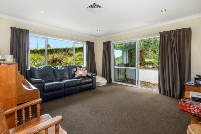 100 Falcon Drive, Welcome Bay, Tauranga - Carousel 2