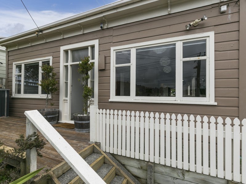 44 Stanley Street, Berhampore, Wellington - Carousel 1