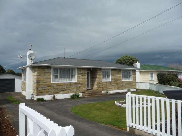 14 Buchanan Place, Hawera - Carousel 1