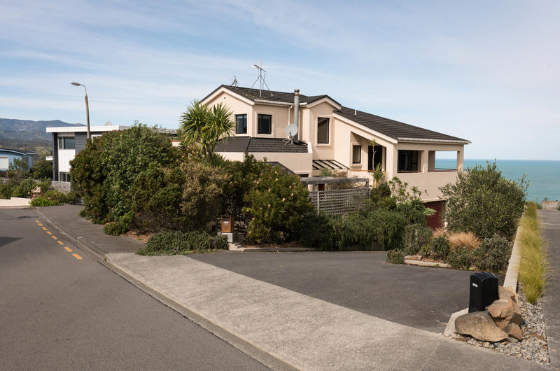 20 Signallers Grove, Strathmore Park, Wellington - Carousel 1