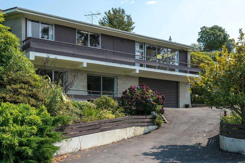 11 Newington Avenue, Maori Hill, Dunedin - Carousel 1