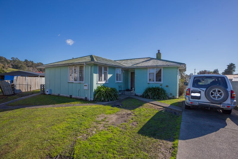 27 Glasgow Crescent, Kaiti, Gisborne - Carousel 1