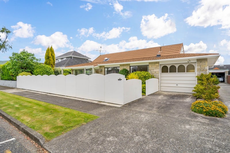 1/12 Frederick Street, Avalon, Lower Hutt - Carousel 1