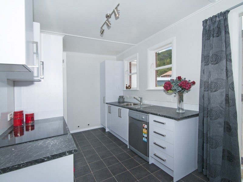 30 Toomath Street, Naenae, Lower Hutt - Carousel 2