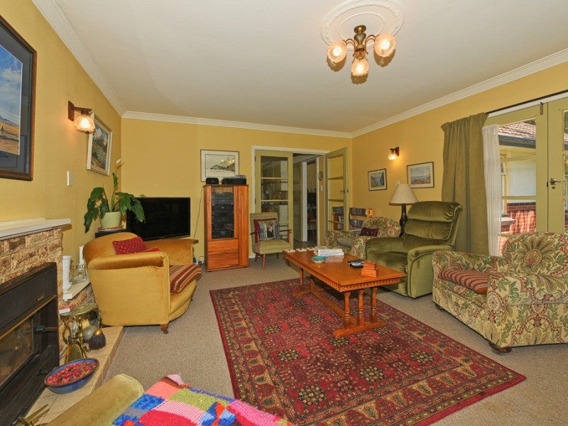 25 Redwood Street, Elderslea, Upper Hutt - Carousel 2