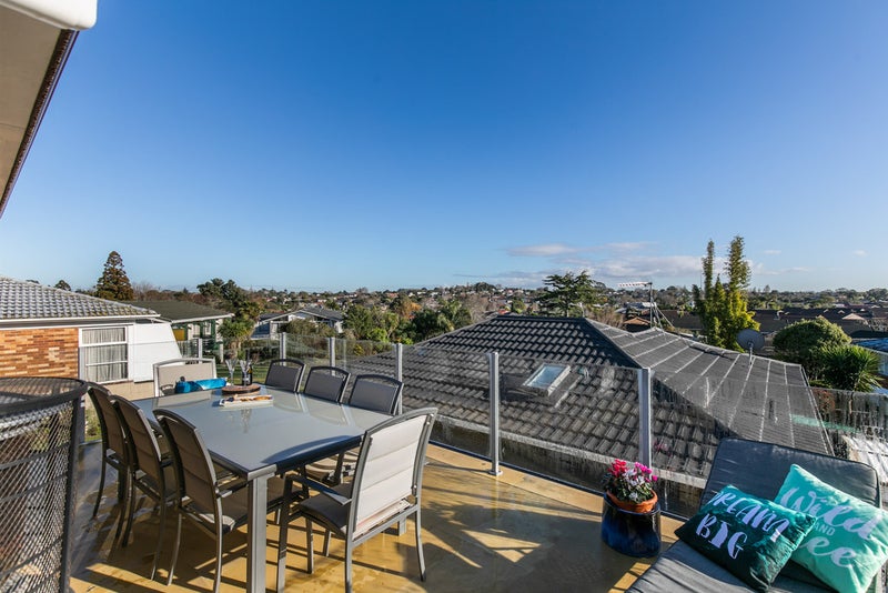 2/22 Rothwell Place, Sunnyhills, Auckland - Carousel 1